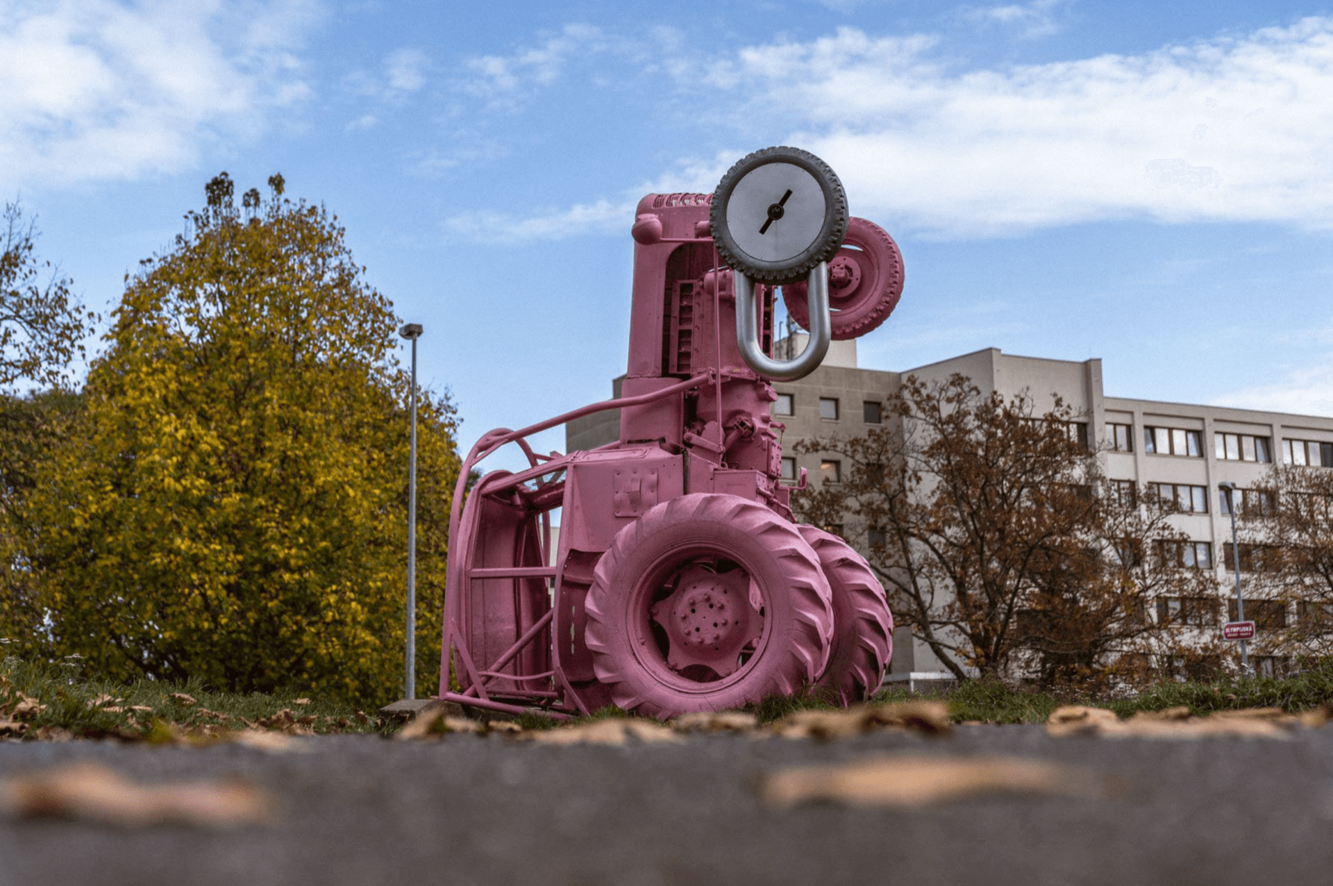 Visací zámek Monument